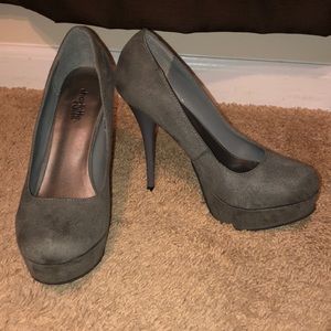 Gray heels
